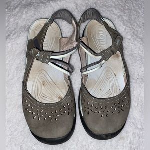 Jambu sandals women size 7.5
